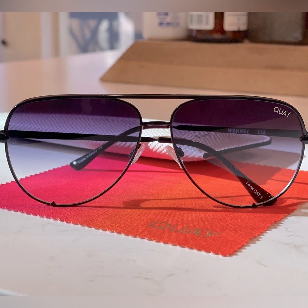 Quay High Key Sunglasses - Original, Black/Fade